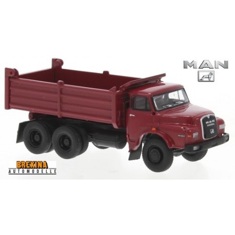 MAN 26.280 DHAK camion benne 6x6 (1972) rouge rubis à châssis noir