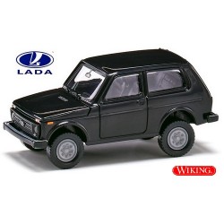 Lada Niva 1600 (1976) noire avce crochet d'attelage