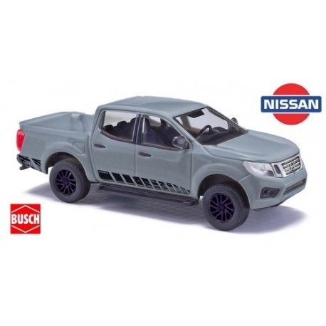 Nissan Navara pick-up (D23 - 2014) N-Guard gris clair avec bandes noires latérales