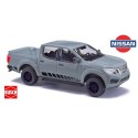 Nissan Navara pick-up (D23 - 2014) N-Guard gris clair avec bandes noires latérales