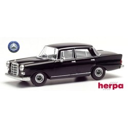 MB 200 (W108 - 1965) berline 4 portes "Heckflosse" noire - sold out by Herpa