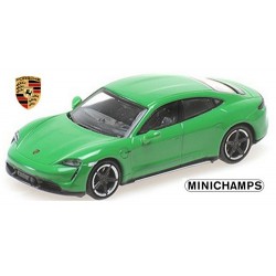 Porsche Taycan Turbo S (2019) vert métallisé