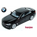 BMW 5er berline (Type G 30 -  2017) noire - sold out by Herpa