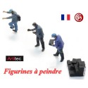 Set de 3 cheminots chargeant des briquettes (figurines à peindre)